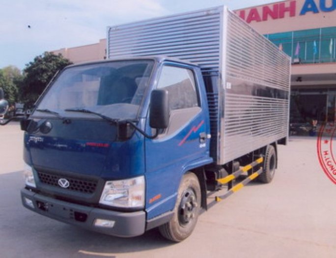 xe IZ49 2.4T máy isuzu vào thành phố