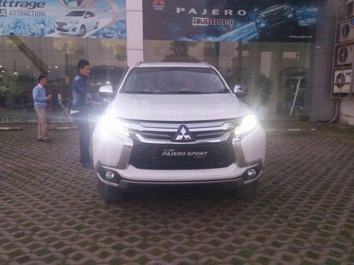 All New Pajero Sport 2017 nội thất sang trọng, an toàn cao, mạnh mẽ bền bỉ, giá xuống kịch sàn