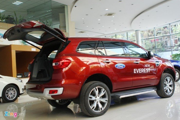 Bán xe Ford Everest 2.2 Titanium giá cạnh tranh toàn quốc