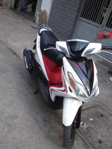 Yamaha Luvias GTX màu trắng-đỏ 2k12 mới 95% xe đẹp máy êm nguyên zin xe máy mạnh chạy nhẹ vọt lợi xăng