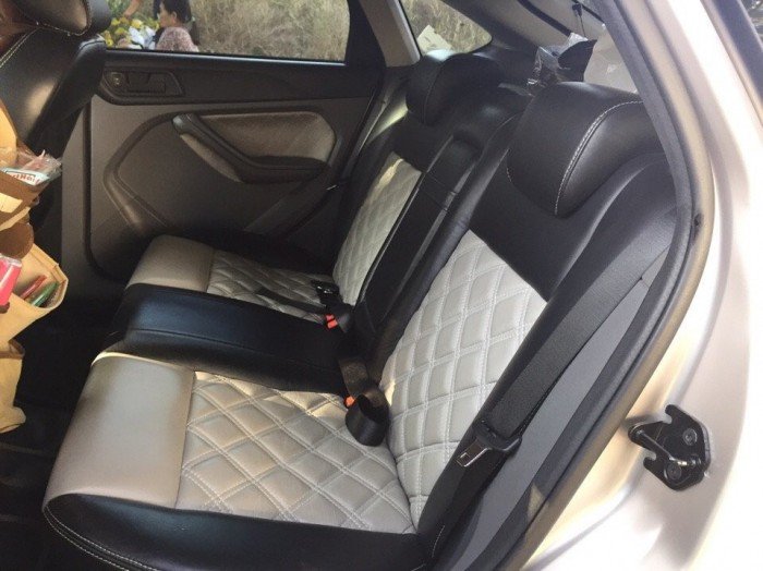 Ford focus 1.8AT bstp màu nâu hồng 2011 xe hot