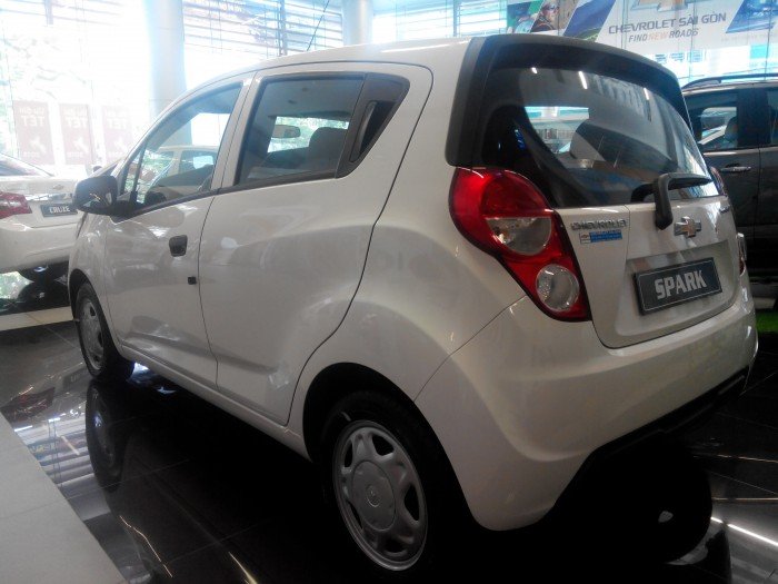 ô tô 5 chỗ giá rẽ Spark 1.2LS giá chỉ 339tr
