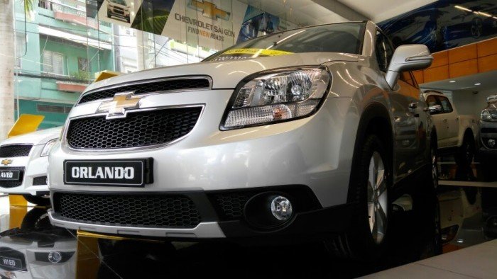 7 chỗ giá rẽ Chevrolet Orlando 1.8LT 2017 giá chỉ 639tr