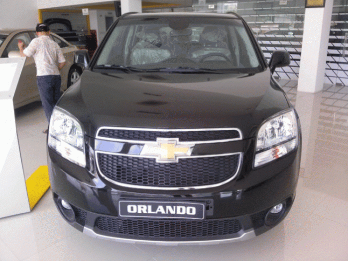 7 chỗ giá rẽ Chevrolet Orlando 1.8LT 2017 giá chỉ 639tr