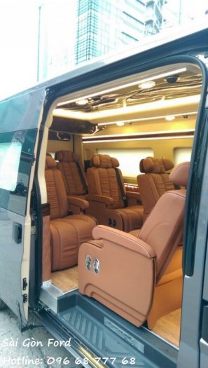 Giá xe Ford Transit Limousine tại Gia Định Ford