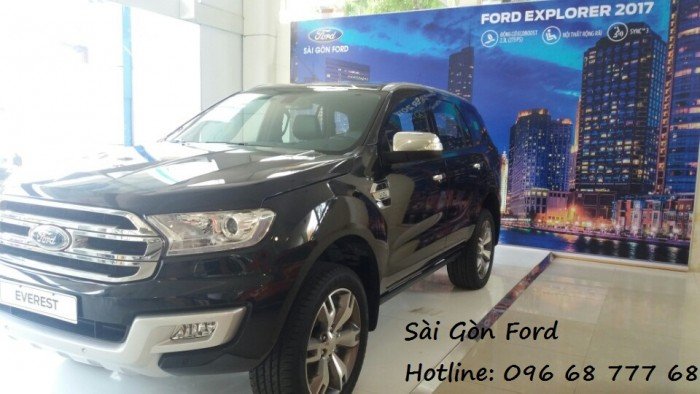 Giá xe Ford Everest Titanium 7 chỗ