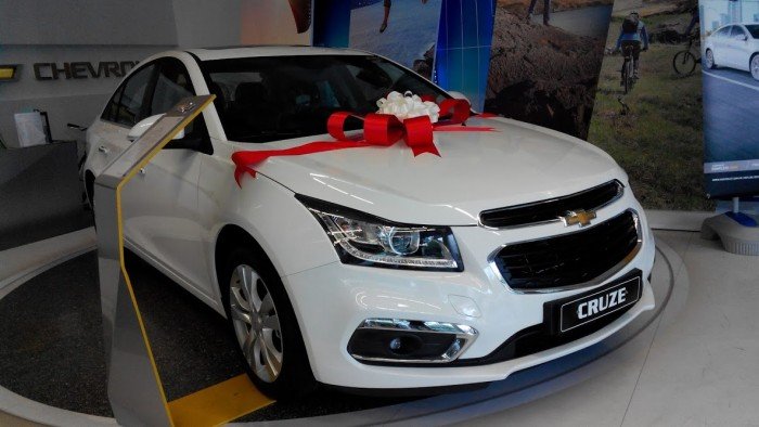 Bán gấp xe 5 chỗ Chevrolet Cruze 1.8LTZ 2017 Màu trắng Giá Gốc
