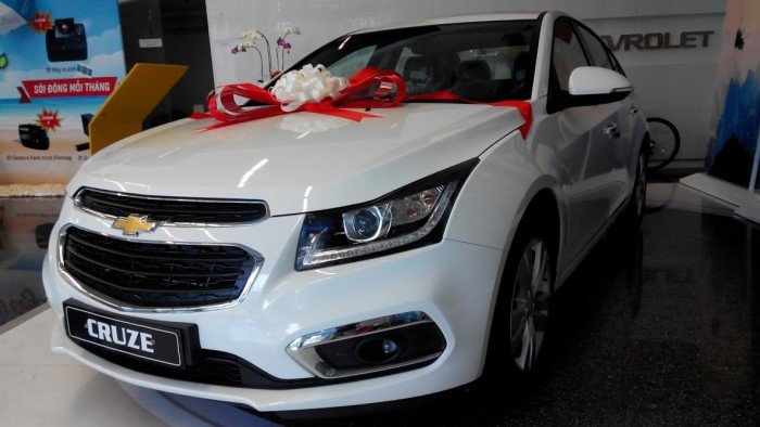 Bán gấp xe 5 chỗ Chevrolet Cruze 1.8LTZ 2017 Màu trắng Giá Gốc