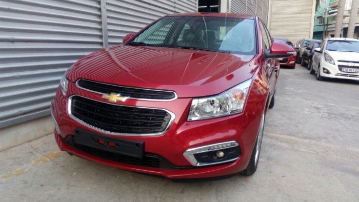 Bán xã hàng Chevrolet Cruze 1.6LT 2017 vay 90%, Giao xe liền, Giá Sốc