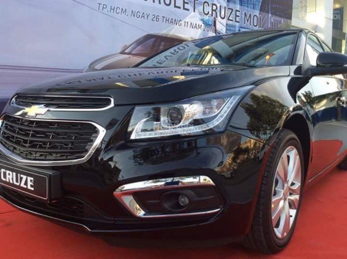 Bán xã hàng Chevrolet Cruze 1.6LT 2017 vay 90%, Giao xe liền, Giá Sốc
