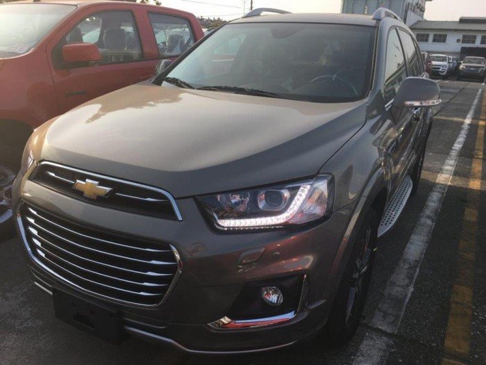 7 chỗ Chevrolet Captiva Revv 2.4LTZ, nhiều màu, vay 90% giá trị xe