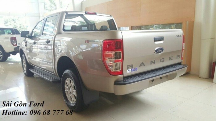 Ford Ranger XLS 4x2 AT, chỉ cần trả trước 150 triệu