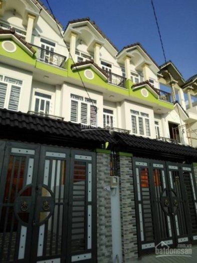 Bán nhà phố mới xây 1 trệt, 2 lầu ngay chung cư First Home Thạnh Lộc, Q12