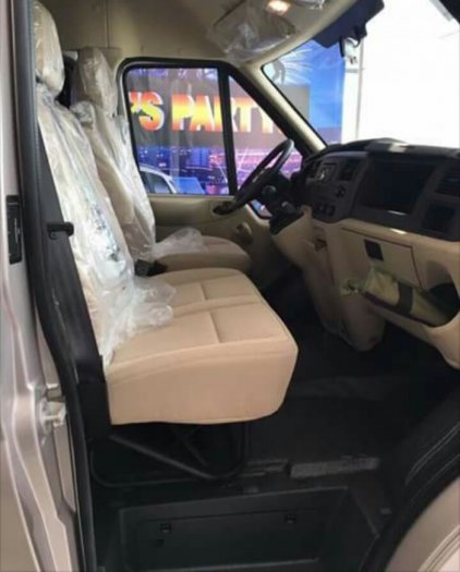 Giá xe Ford Transit 2019