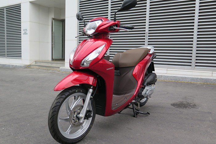 Honda Vision Fi màu đỏ 2k15 mới 99% chính chủ xe đẹp máy êm
