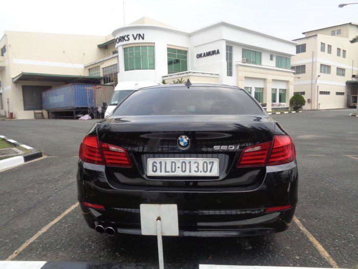 Bán xe BMW 5 Series 520i sản xuất 2013, màu đen