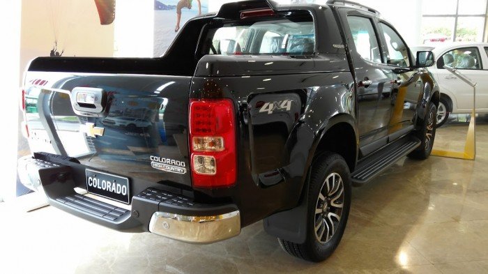 Chevrolet COLORADO HIGH COUNTRY 2017, màu ĐEN, GIAO NGAY, GIÁ NÀO CŨNG BÁN, hỗ trợ vay 80%