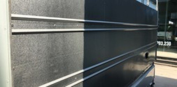 Xe tải DONGBEN Tải trọng 870kg - lòng thùng dài 2450mm - thùng rộng 1410 - Có Điều Hòa