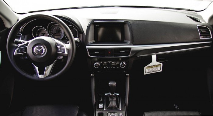 Bán Mazda CX5 2.0L, tặng Bảo Hiểm thân xe, đủ màu và xe giao ngay