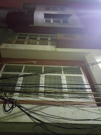 Bán nhà phố Hào Nam, Đê La Thành 80m, 5 tầng lô góc 3 mặt thoáng, ô tô vào nhà.