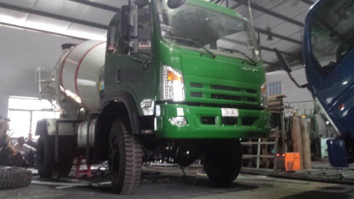 Xe Trộn Bê Tông Dongfeng 4 Khối 2 Cầu