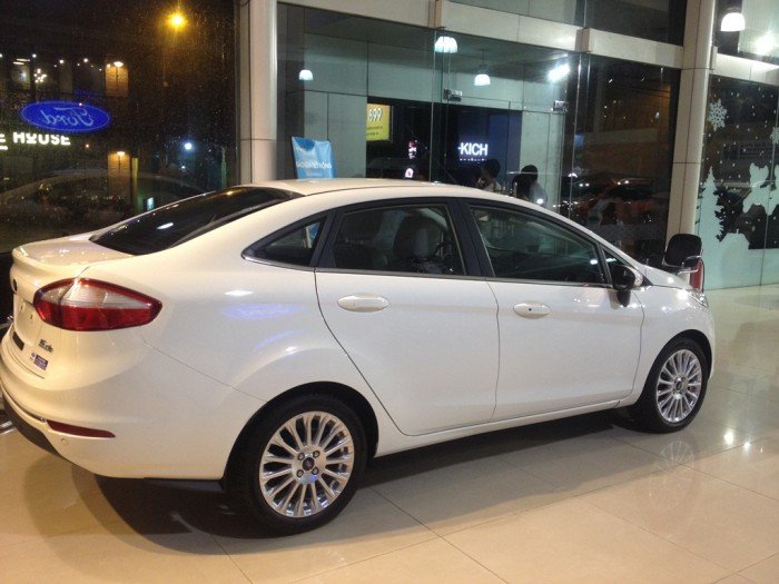 Mua bán xe Ford Fiesta cũ mới giá rẻ toàn quốc hỗ trợ ngân hàng 80%