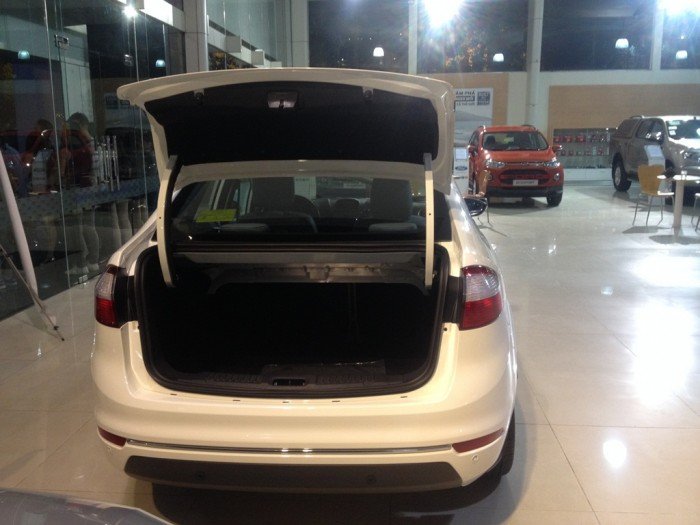 Mua bán xe Ford Fiesta cũ mới giá rẻ toàn quốc hỗ trợ ngân hàng 80%