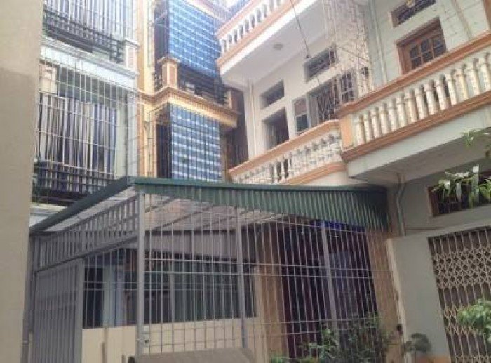 Bán nhà Nguyễn Trãi, Thanh Xuân, 38m2 xây 5 tầng, có gác lửng làm phòng khách, lô góc, hai mặt thoáng