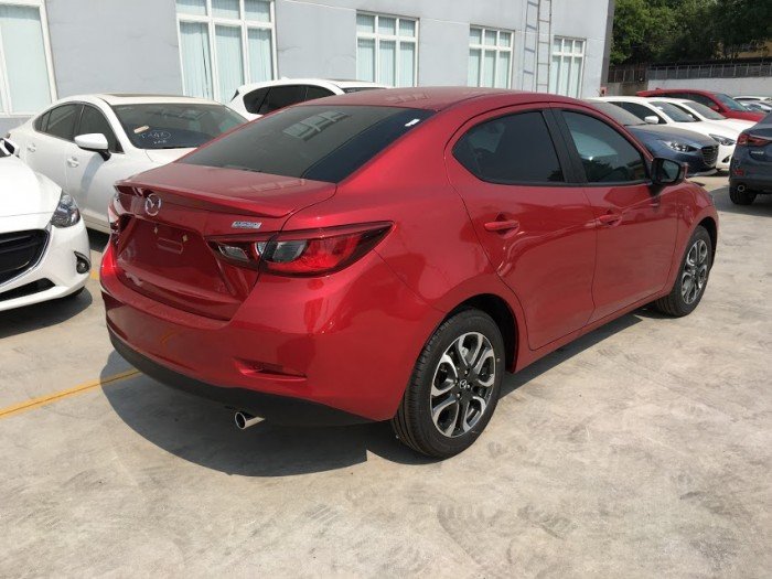 Bán xe Mazda 2 1.5 sedan màu trắng . cam kết giá rẻ nhất Vĩnh Phúc