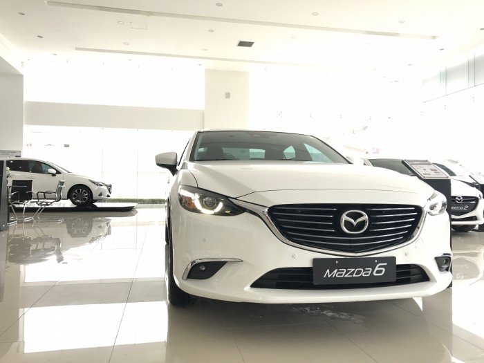 Bán xe Mazda 6 2.0 sedan màu trắng . cam kết giá rẻ nhất Vĩnh Phúc