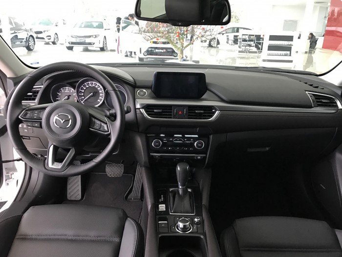 Bán xe Mazda 6 2.0 sedan màu trắng . cam kết giá rẻ nhất Vĩnh Phúc
