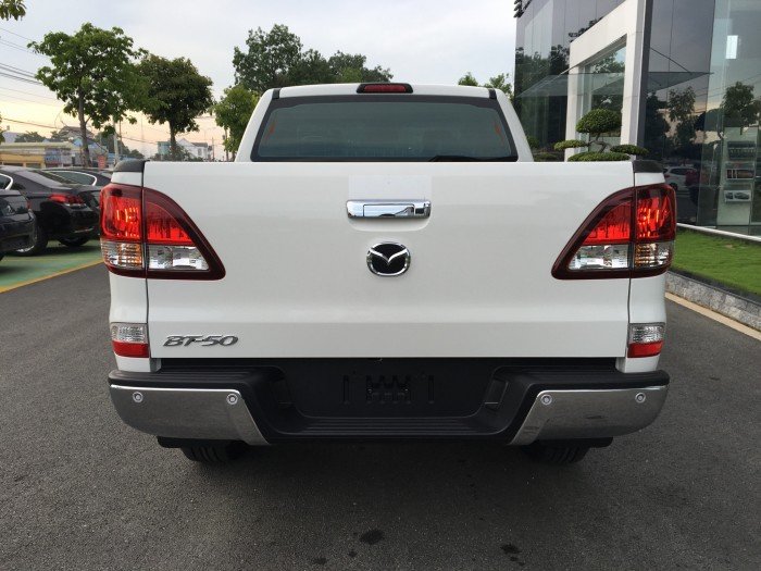 Bán xe Mazda BT 50 màu trắng . cam kết giá rẻ nhất Vĩnh Phúc