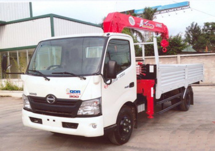 Hino 5 tấn gắn cẩu giá 560tr