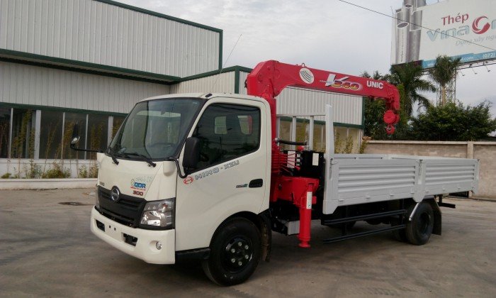 Hino 5 tấn gắn cẩu giá 560tr