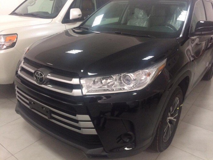 Giao ngay Toyota highlander LE 2017 màu đen.