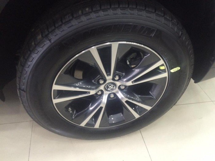 Giao ngay Toyota highlander LE 2017 màu đen.