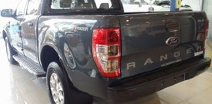 Bán Ford Ranger XLT đời 2017, giá tốt