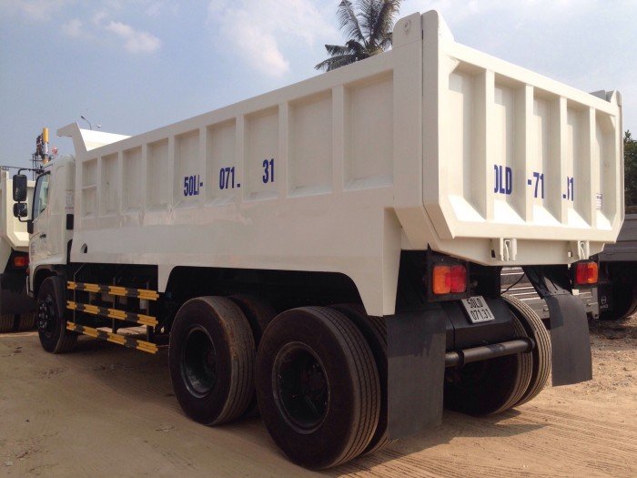 Xe Ben Hino Fm 10,3 khối có xe giao ngay