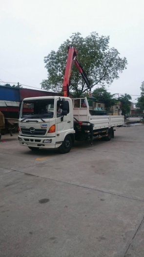 Xe tải Hino FC gắn cẩu