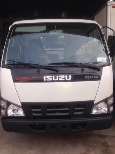 Isuzu QKR55H 2,2 tấn giá cực tốt.