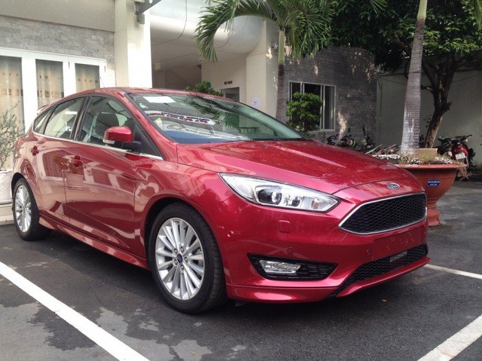 Bán Ford Focus mới -sản xuất 2017-ngân hàng hỗ trợ 80%