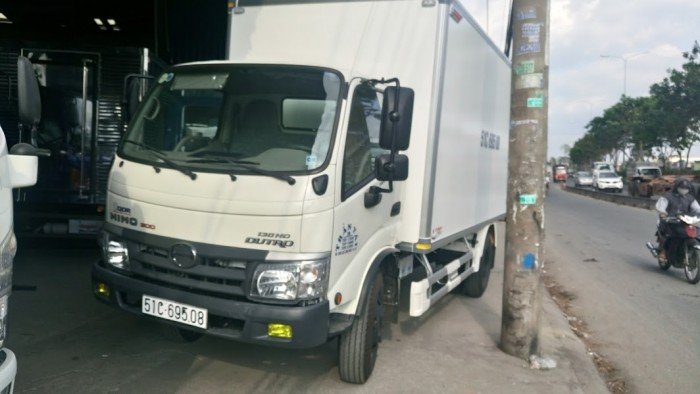 Xe tải HINO DUTRO 342L thùng kín  4Tấn 2017
