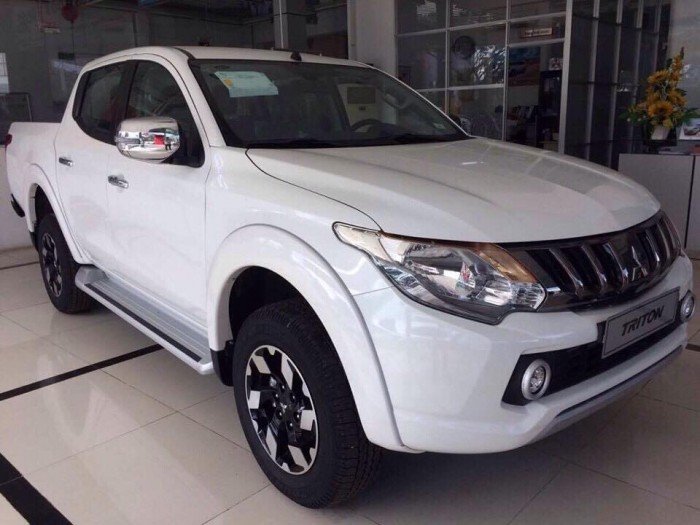 Mitsubishi Triton 4x2 AT Mivec mới model 2017 giá trả góp tốt nhất