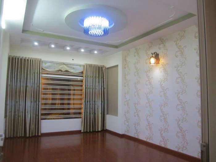 Bán gấp nhà Lê Trọng Tấn, chỉ 4.5 tỷ, 56m2, 4 tầng, MT 4.2m