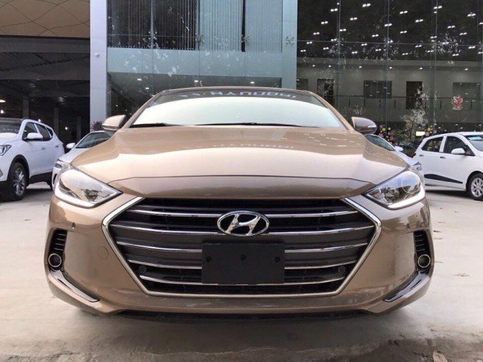 Hyundai Elantra 2017 giao xe ngay - đủ màu