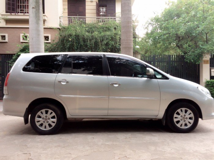Bán Toyota INNOVA G Xịn đời 2010, màu bạc, chính chủ