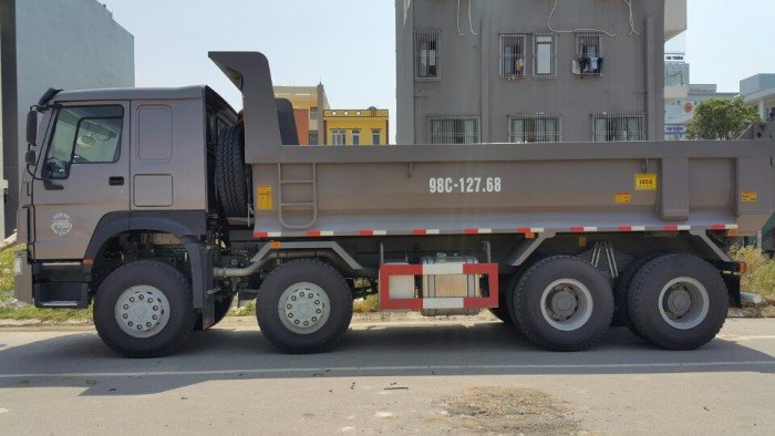 Xe tải ben 4 chân howo 12 nhíp thùng đúc