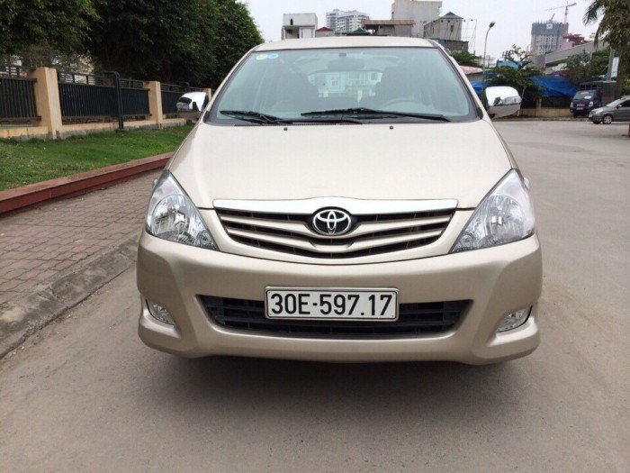 Bán INNOVA G màu vàng cát, xe đời 2010 đi năm 2011, chính chủ biển Hà Nội