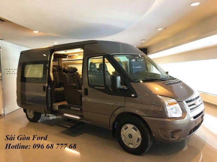 Khuyến mãi Ford Transit Limousine, giao xe nhanh