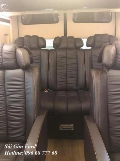 Xe Ford Transit Limousine 10 chổ phiên bản cao cấp